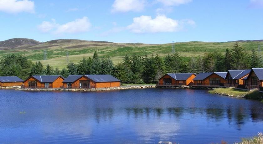 Lodge 9 Glengoulandie Lodges Aberfeldy Bagian luar foto