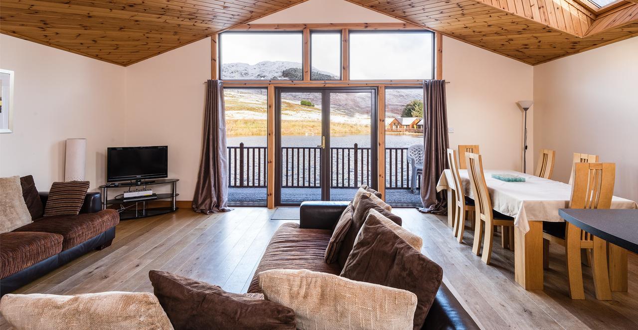 Lodge 9 Glengoulandie Lodges Aberfeldy Bagian luar foto