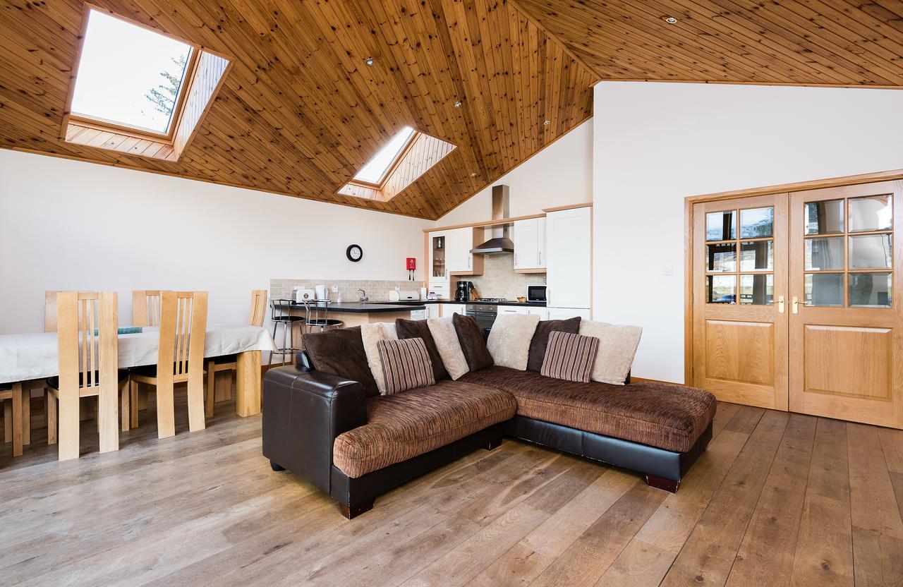 Lodge 9 Glengoulandie Lodges Aberfeldy Bagian luar foto